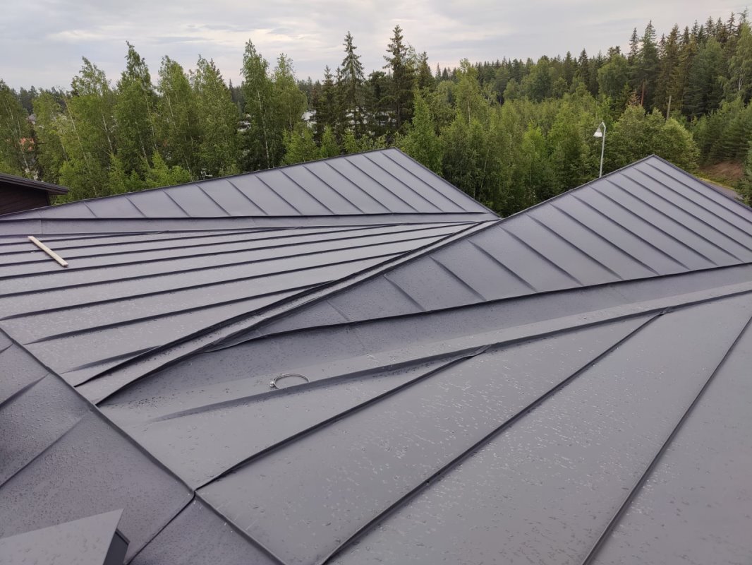 Uutta peltikattoa Pirkkalaan